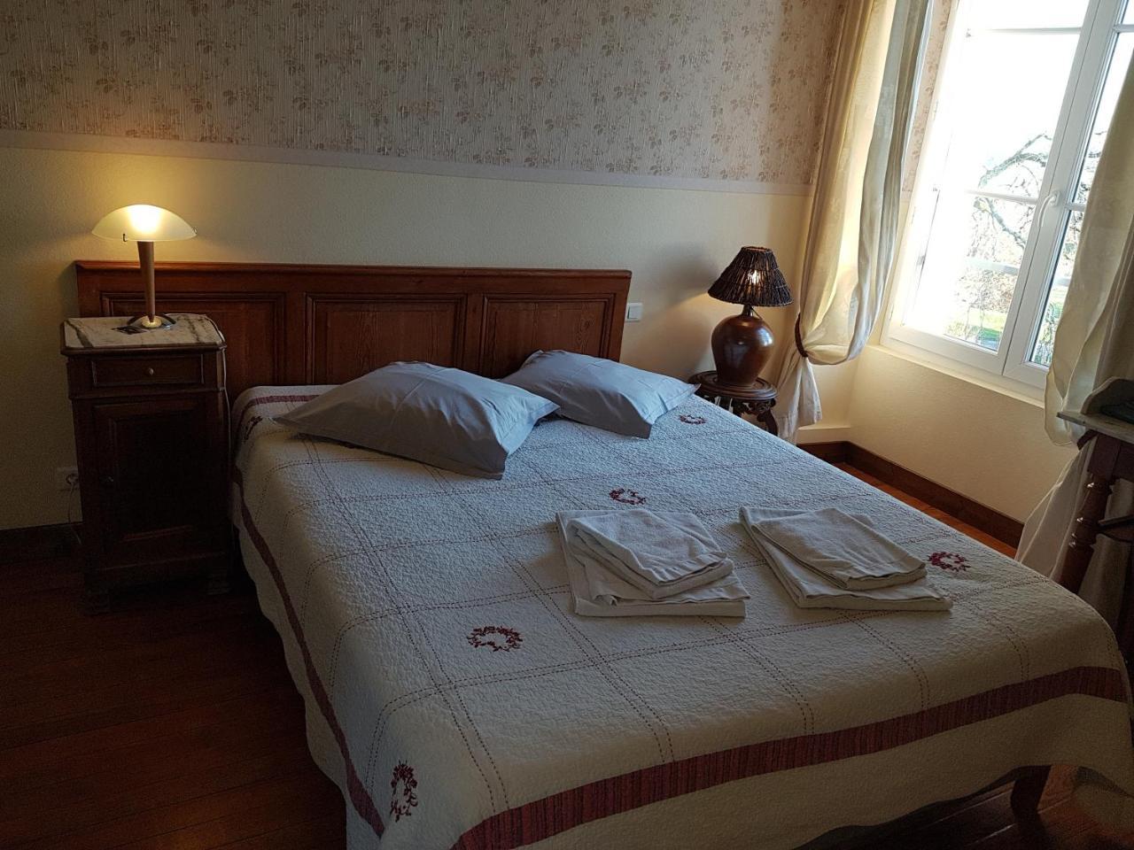 Golf De Teynac Bed & Breakfast Beychac-et-Caillau Exterior photo